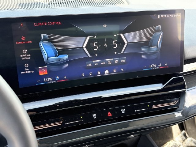 Certified 2025 BMW 530i RWD image 31