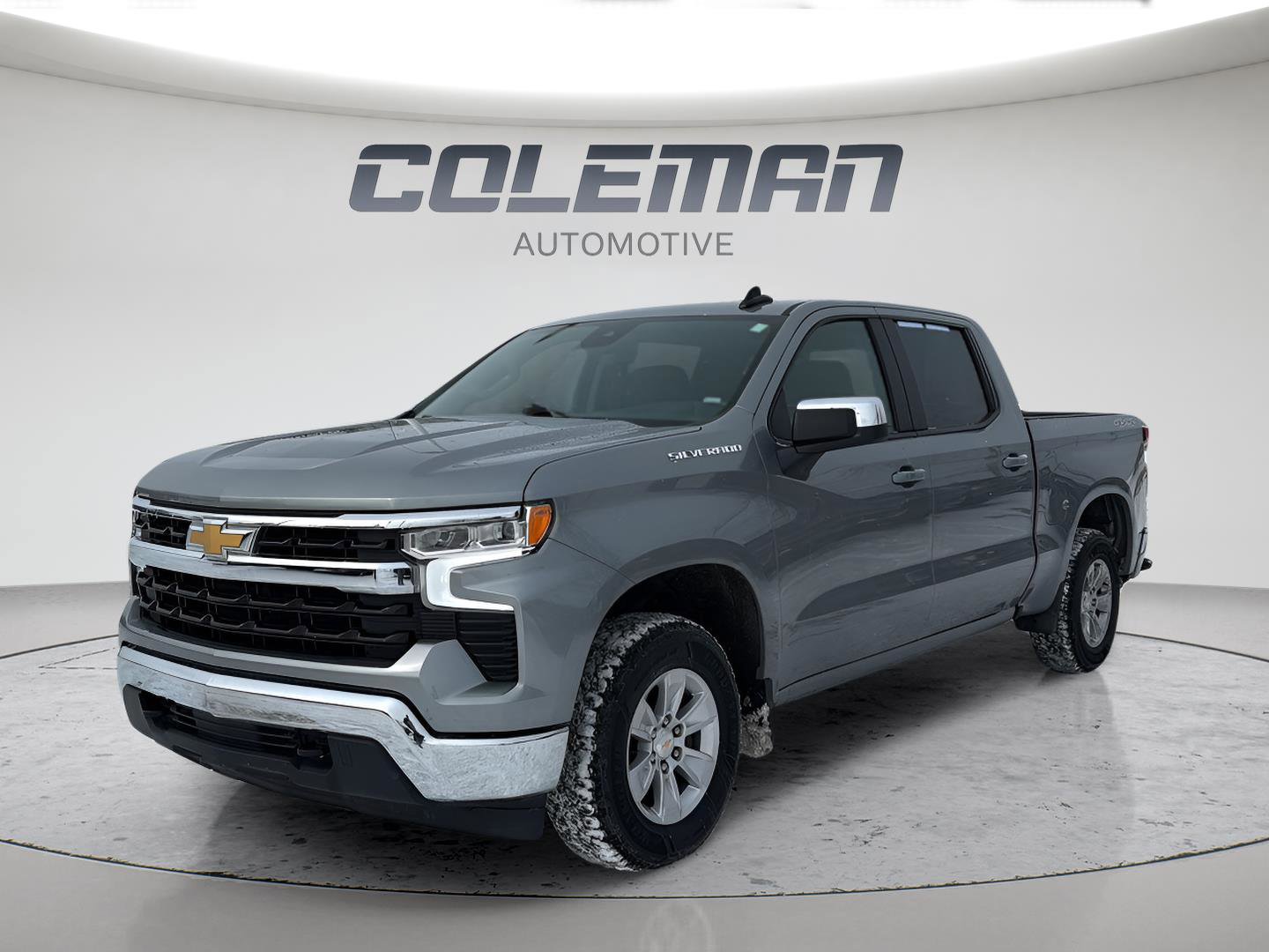 Used 2025 Chevrolet Silverado 1500 LT image 1