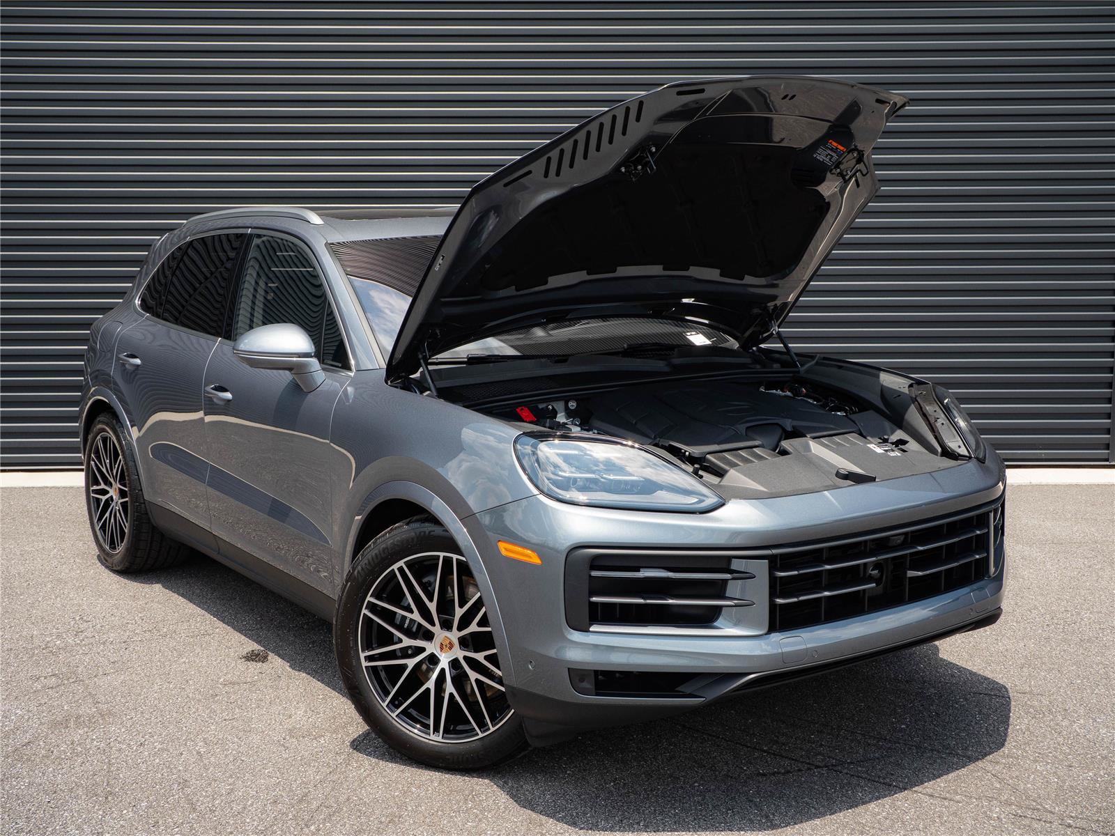 Certified 2026 Porsche Cayenne AWD/4WD image 35