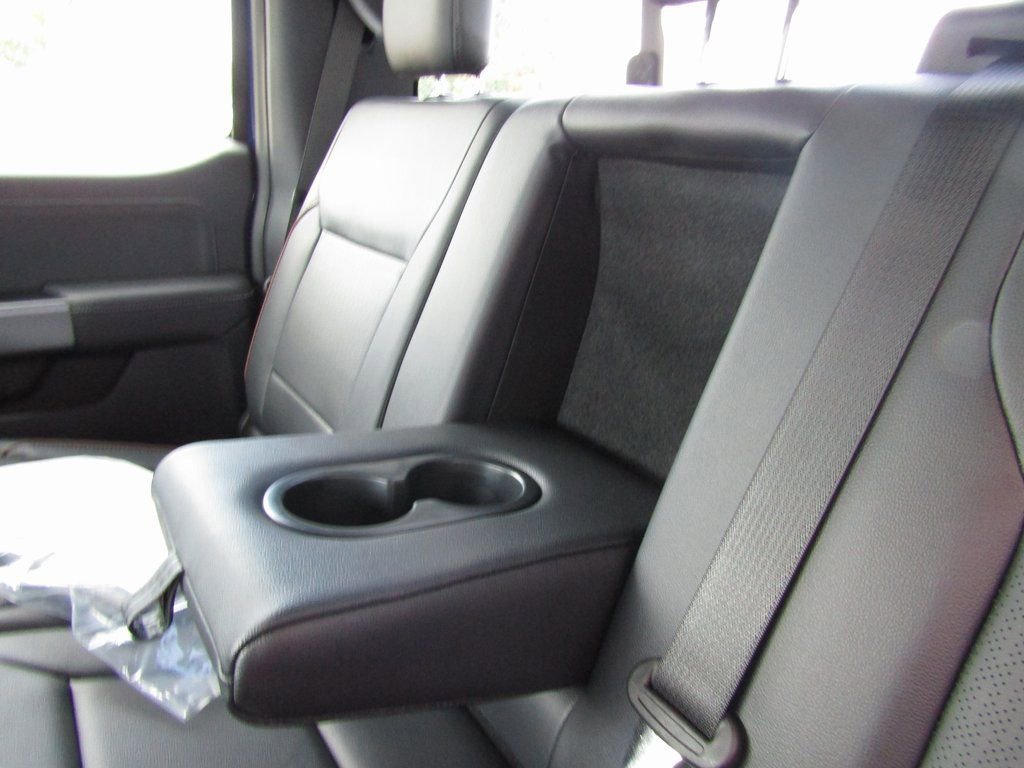 New 2026 Ford F250 Lariat w/ Black Appearance Package image 34