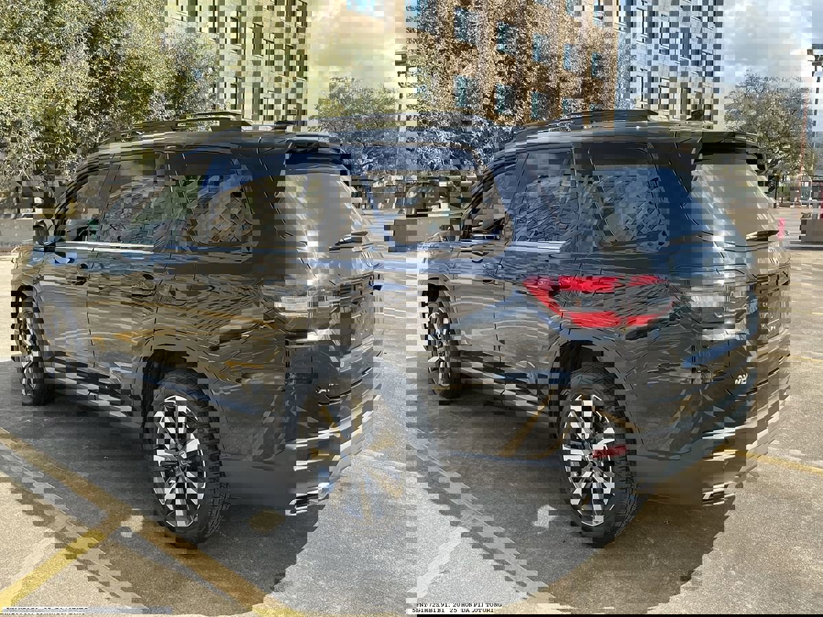 Used 2025 Honda Pilot Touring image 5