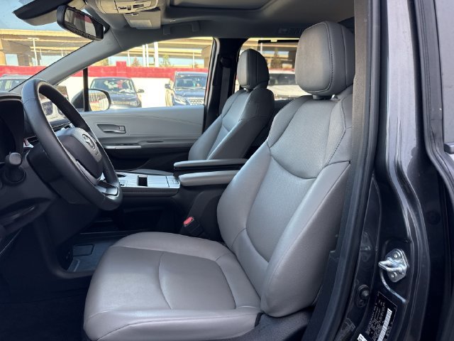 Certified 2025 Toyota Sienna XLE FWD image 27