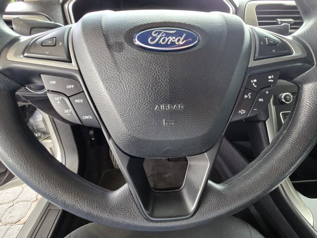 Used 2017 Ford Fusion SE w/ Fusion SE Technology Package image 23