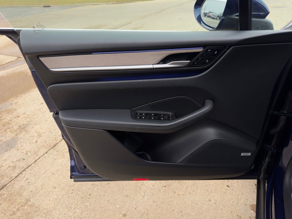 Used 2024 Porsche Macan 4 Electric image 16