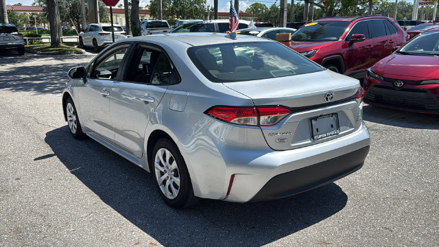 Used 2025 Toyota Corolla LE FWD image 5