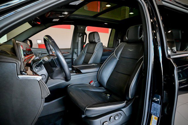 Used 2023 Cadillac Escalade ESV Premium Luxury image 15