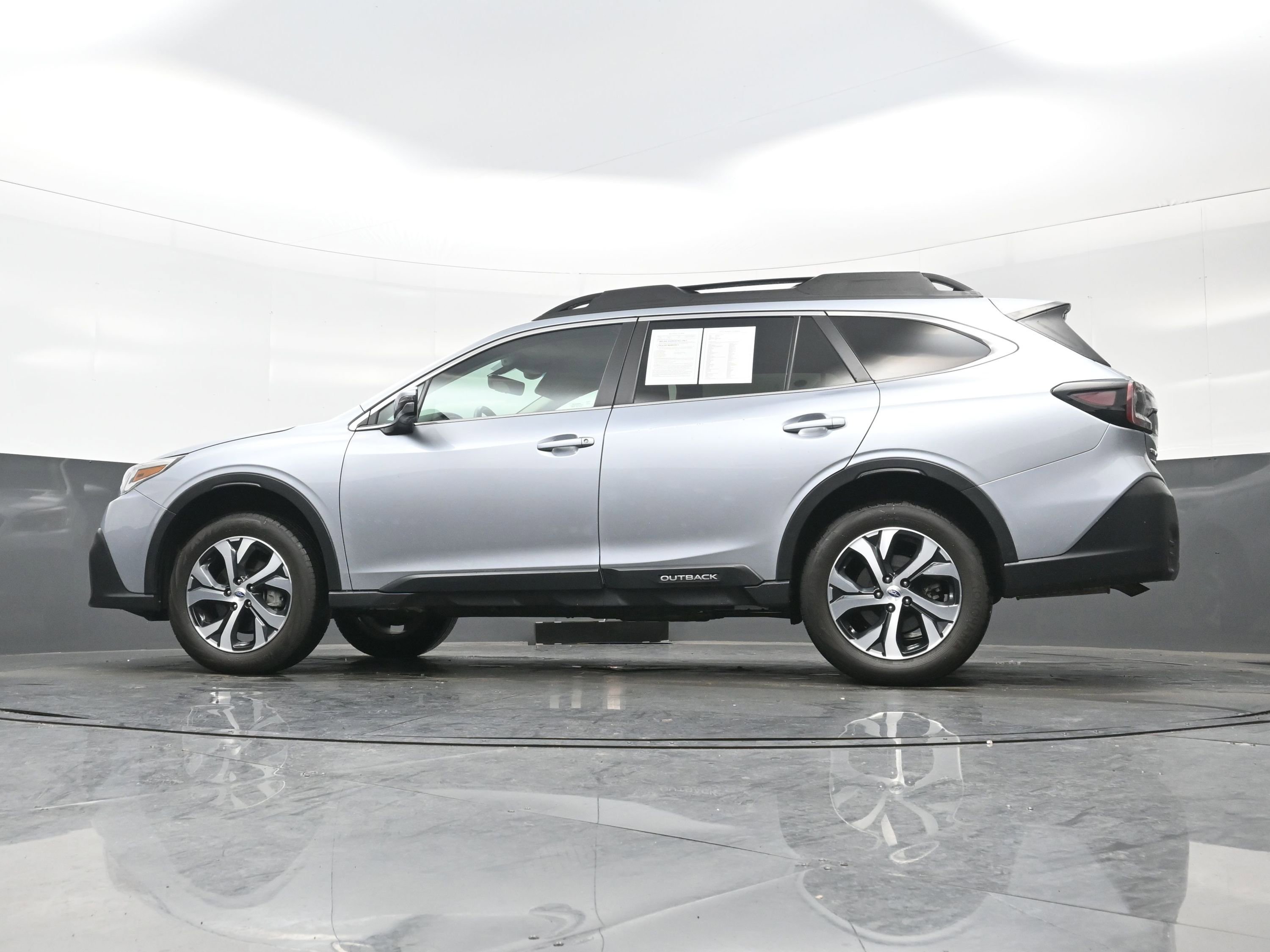 Used 2022 Subaru Outback Limited image 28