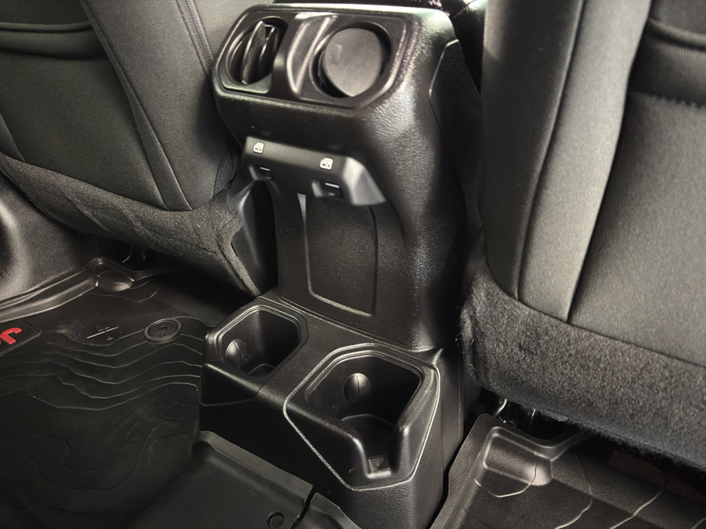 Used 2018 Jeep Wrangler Unlimited Sport S image 32