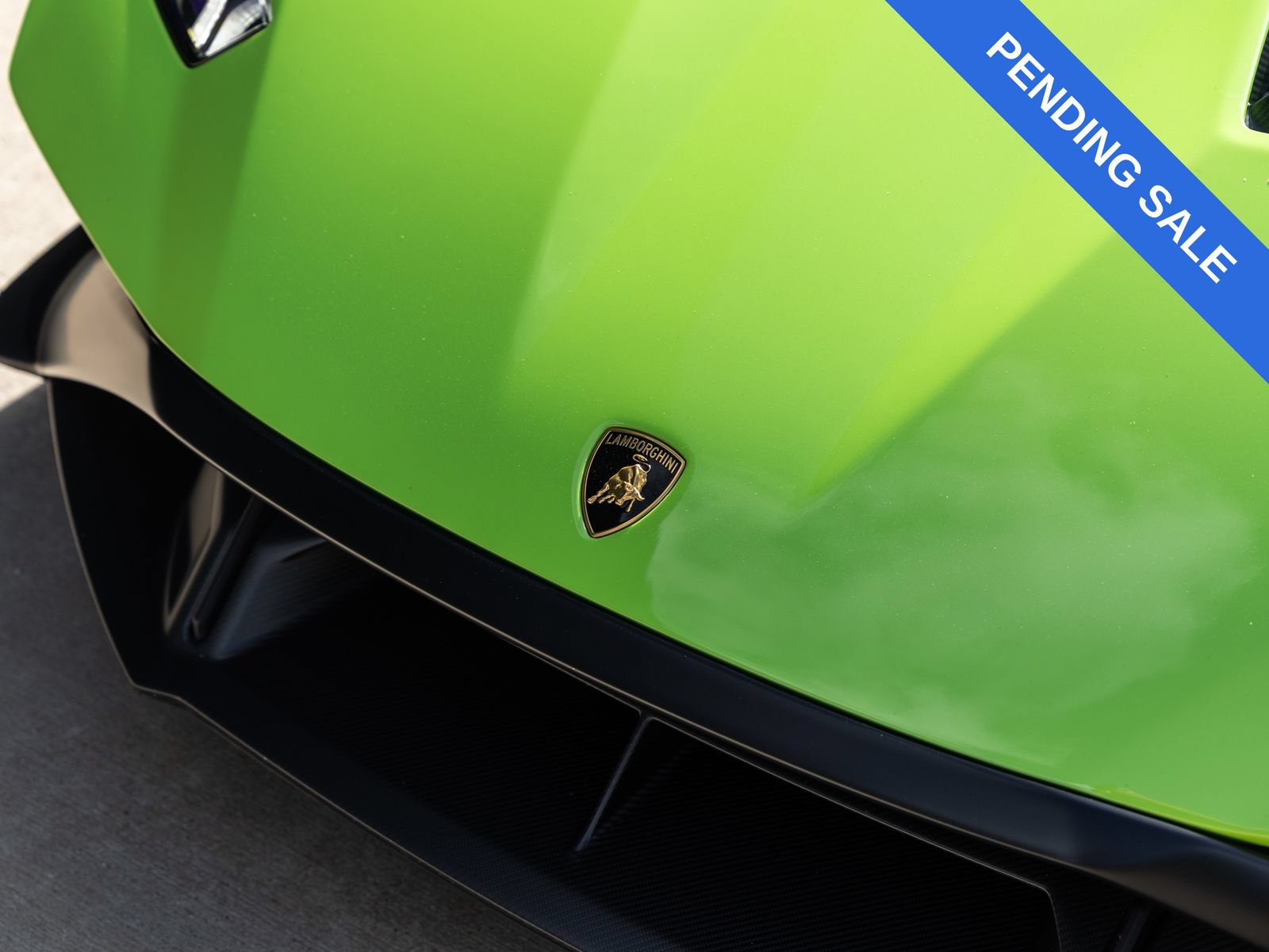 Used 2023 Lamborghini Huracan STO RWD image 28