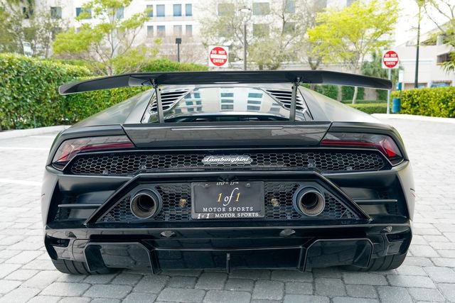 Used 2022 Lamborghini Huracan EVO image 25