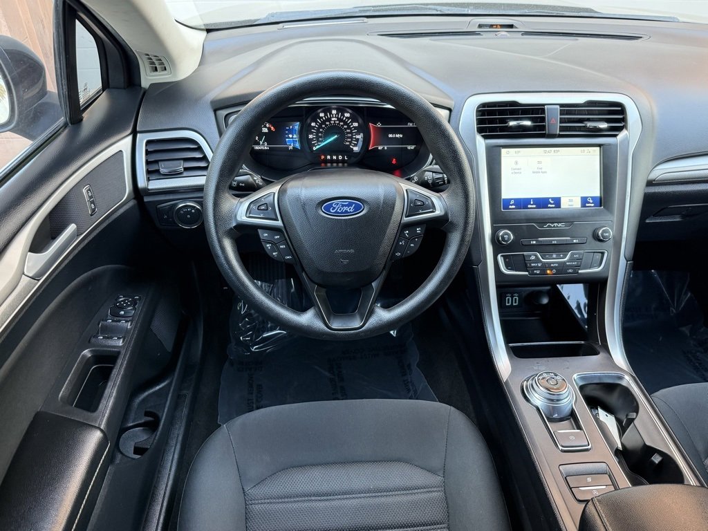 Used 2020 Ford Fusion SE image 17