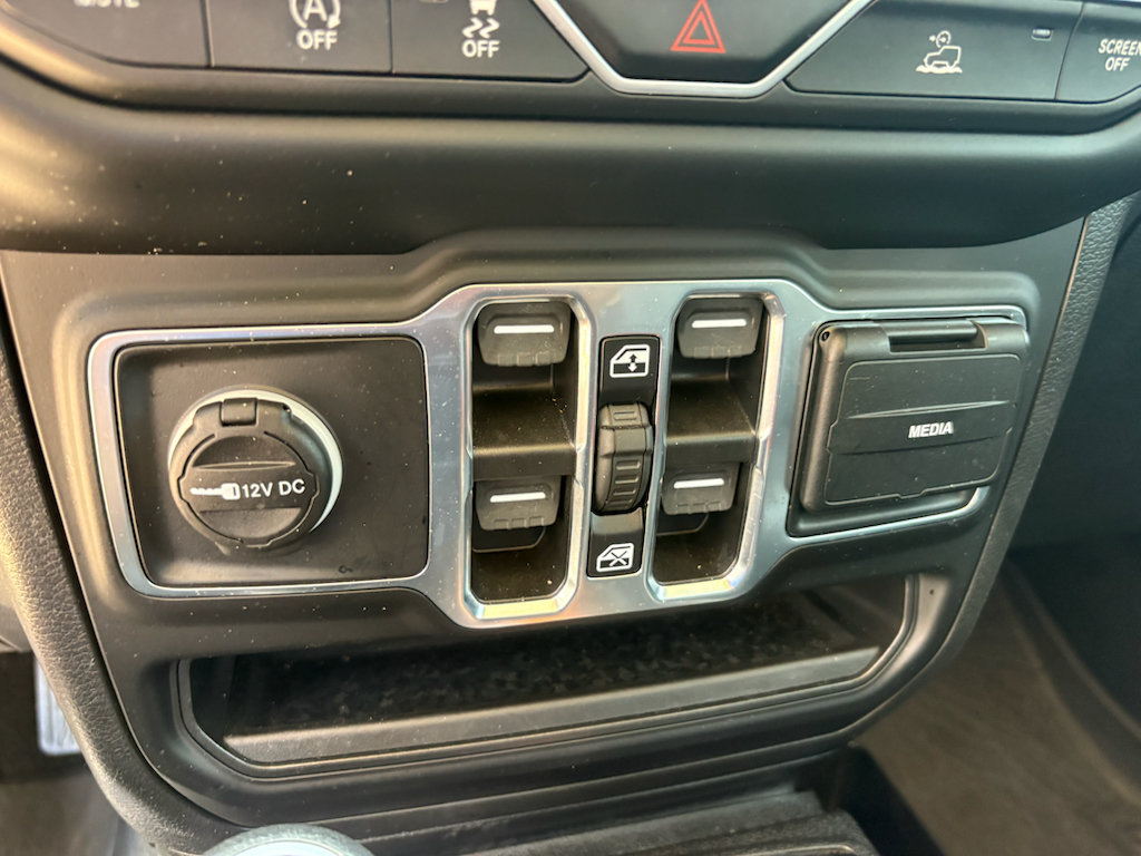 Used 2023 Jeep Gladiator Sport AWD/4WD image 20