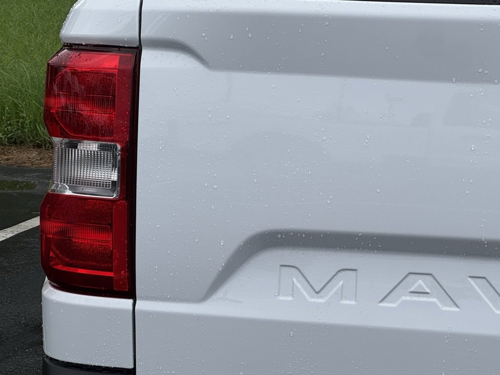 New 2025 Ford Maverick XL image 11