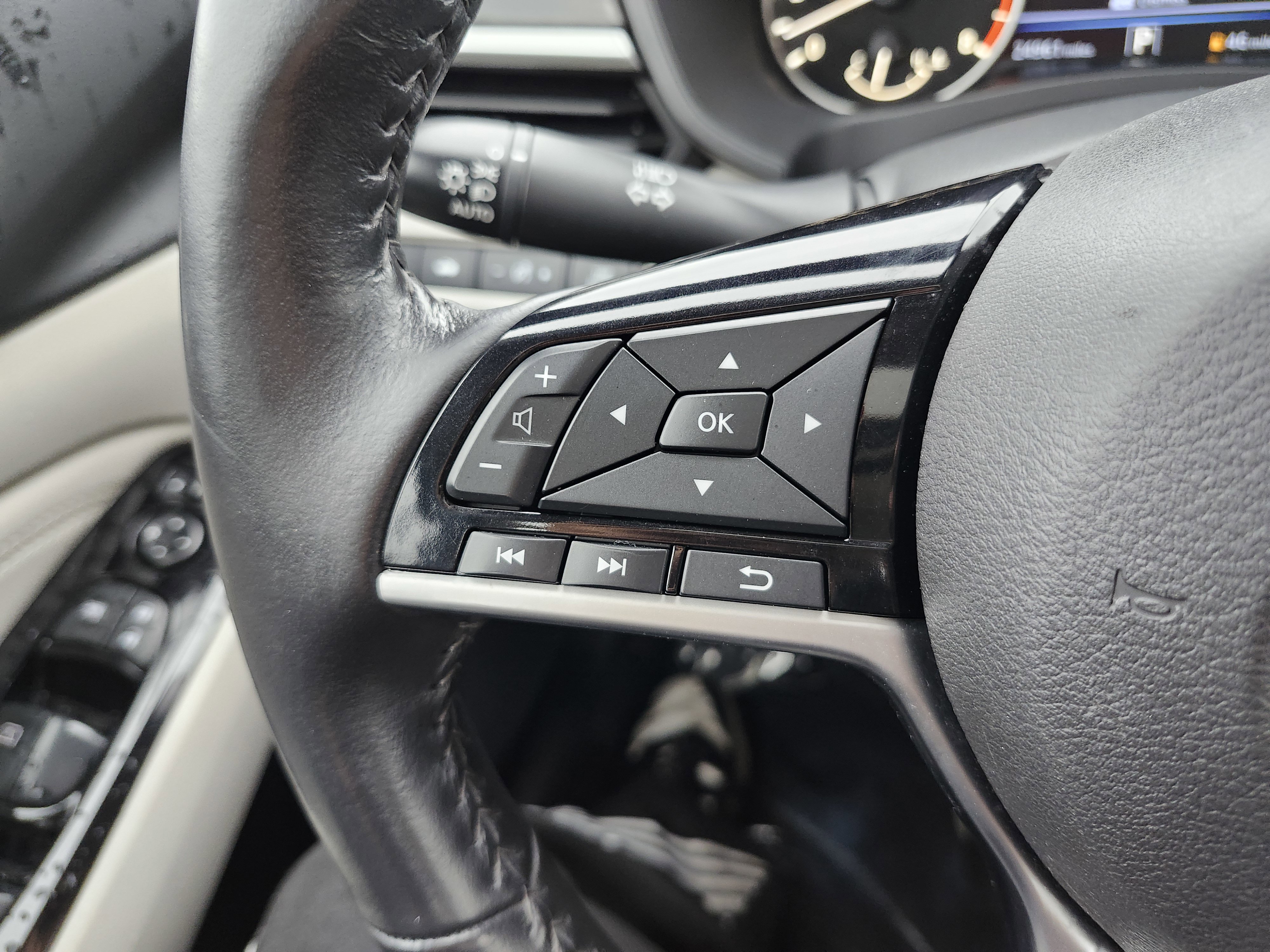 Used 2023 Nissan Altima 2.5 SL FWD image 35