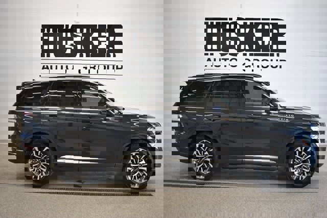 Used 2021 Lincoln Aviator Reserve w/ Equipment Group 201A image 2