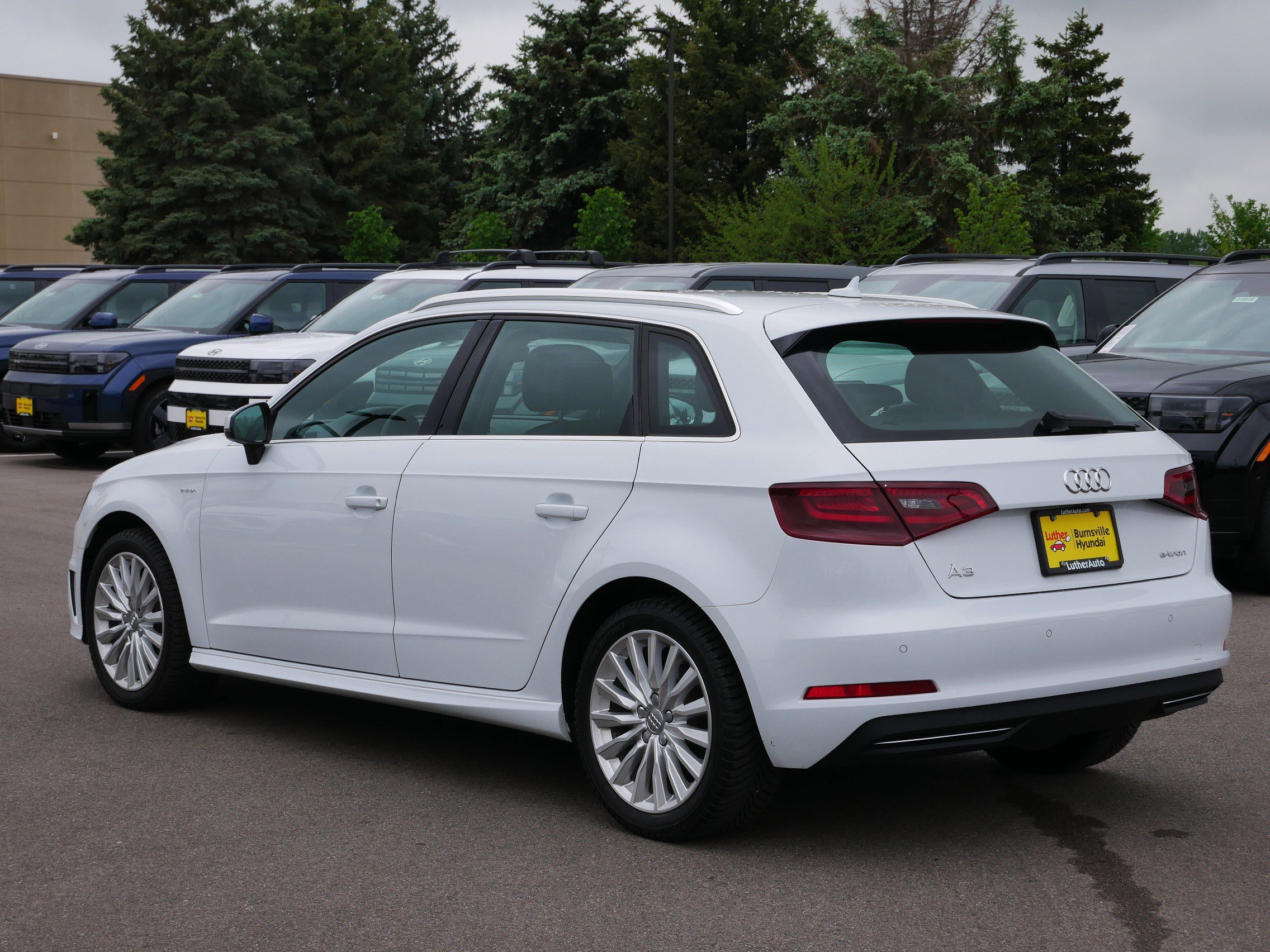 Used 2016 Audi A3 e-tron Premium Plus w/ Premium Plus Package FWD image 5