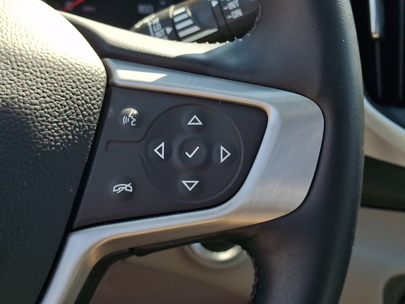 Used 2024 GMC Terrain SLT FWD image 24