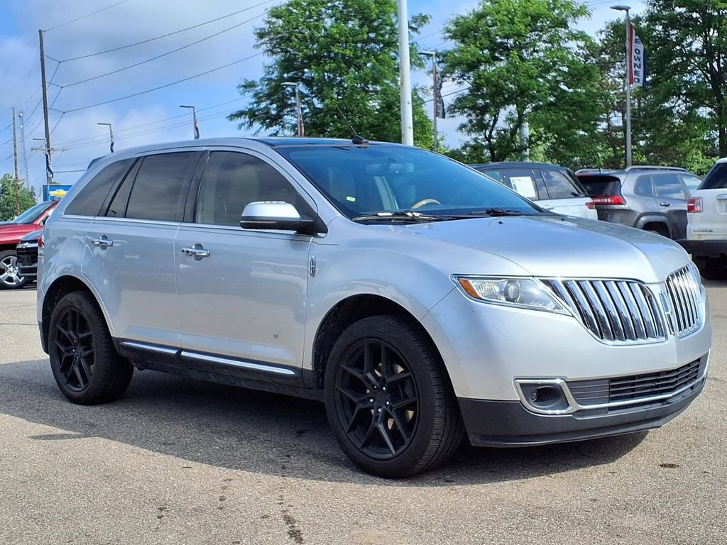 Used 2013 Lincoln MKX AWD image 3