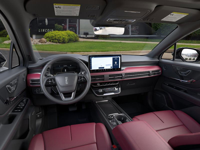 New 2023 Lincoln Corsair Reserve w/ Equipment Group 202A image 9