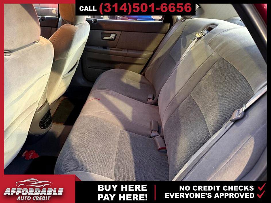 Used 2002 Ford Taurus SE image 3