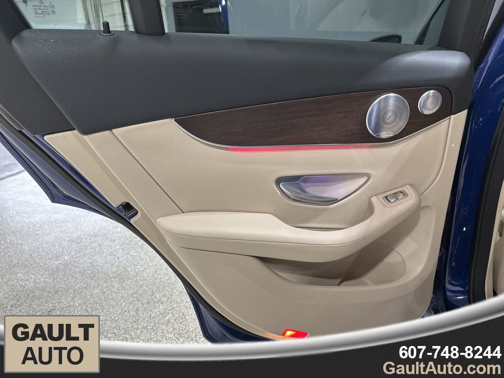 Used 2020 Mercedes-Benz GLC 300 4MATIC image 16