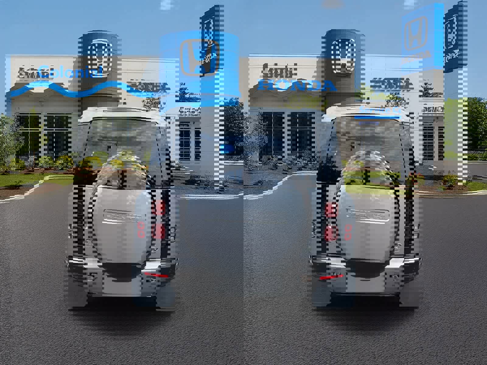 Used 2023 Land Rover Defender 110 X-Dynamic SE image 5