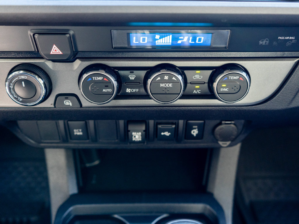 Used 2022 Toyota Tacoma TRD Off-Road AWD/4WD image 23