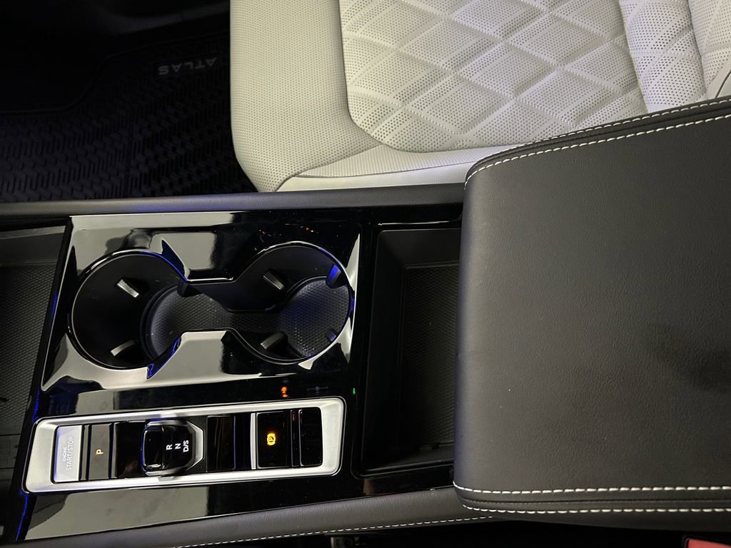 Used 2025 Volkswagen Atlas Cross Sport SEL Premium R-Line image 23