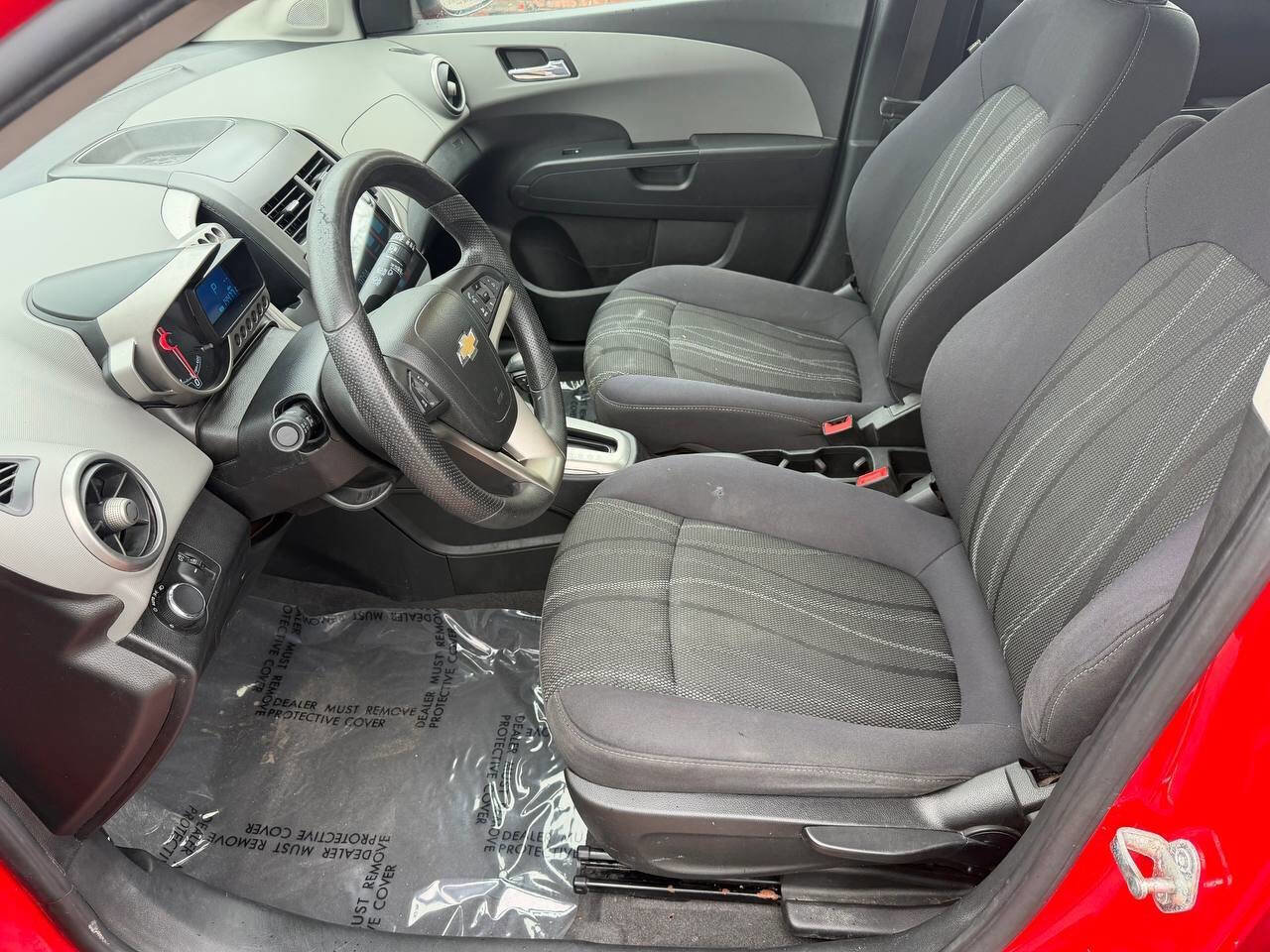 Used 2015 Chevrolet Sonic LT w/ Fun and Sun Package FWD image 11