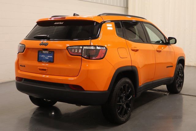 New 2026 Jeep Compass Latitude w/ Sun and Sound Group image 9