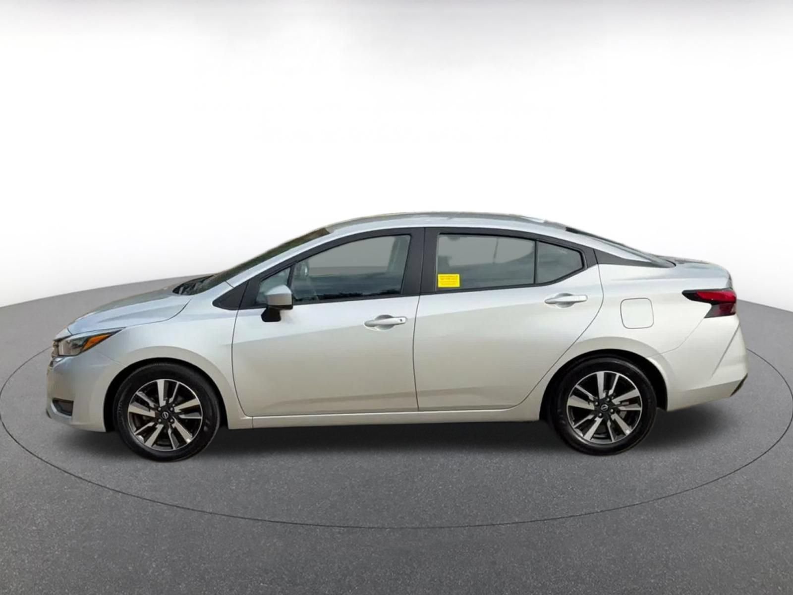 Used 2025 Nissan Versa SV FWD image 7