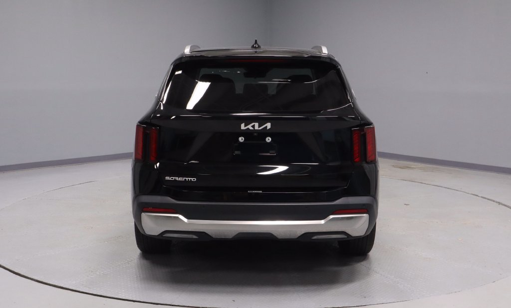 Used 2024 Kia Sorento S w/ Panoramic Sunroof Package FWD image 10