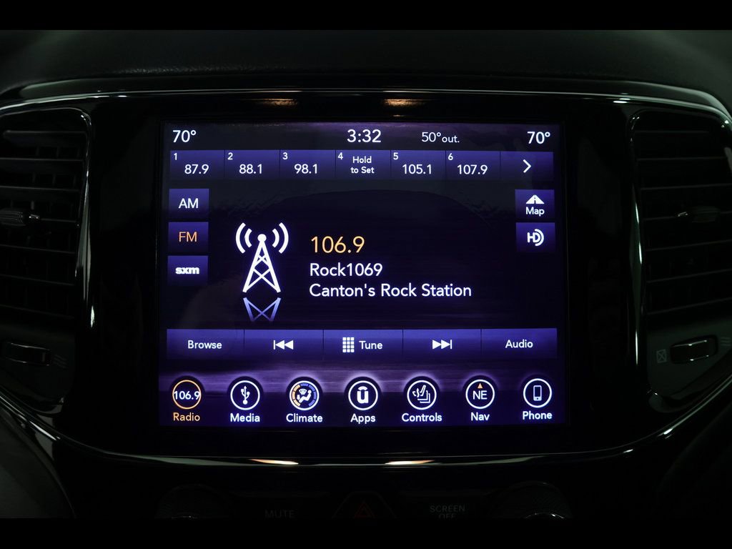 Used 2019 Jeep Grand Cherokee Altitude AWD/4WD image 27