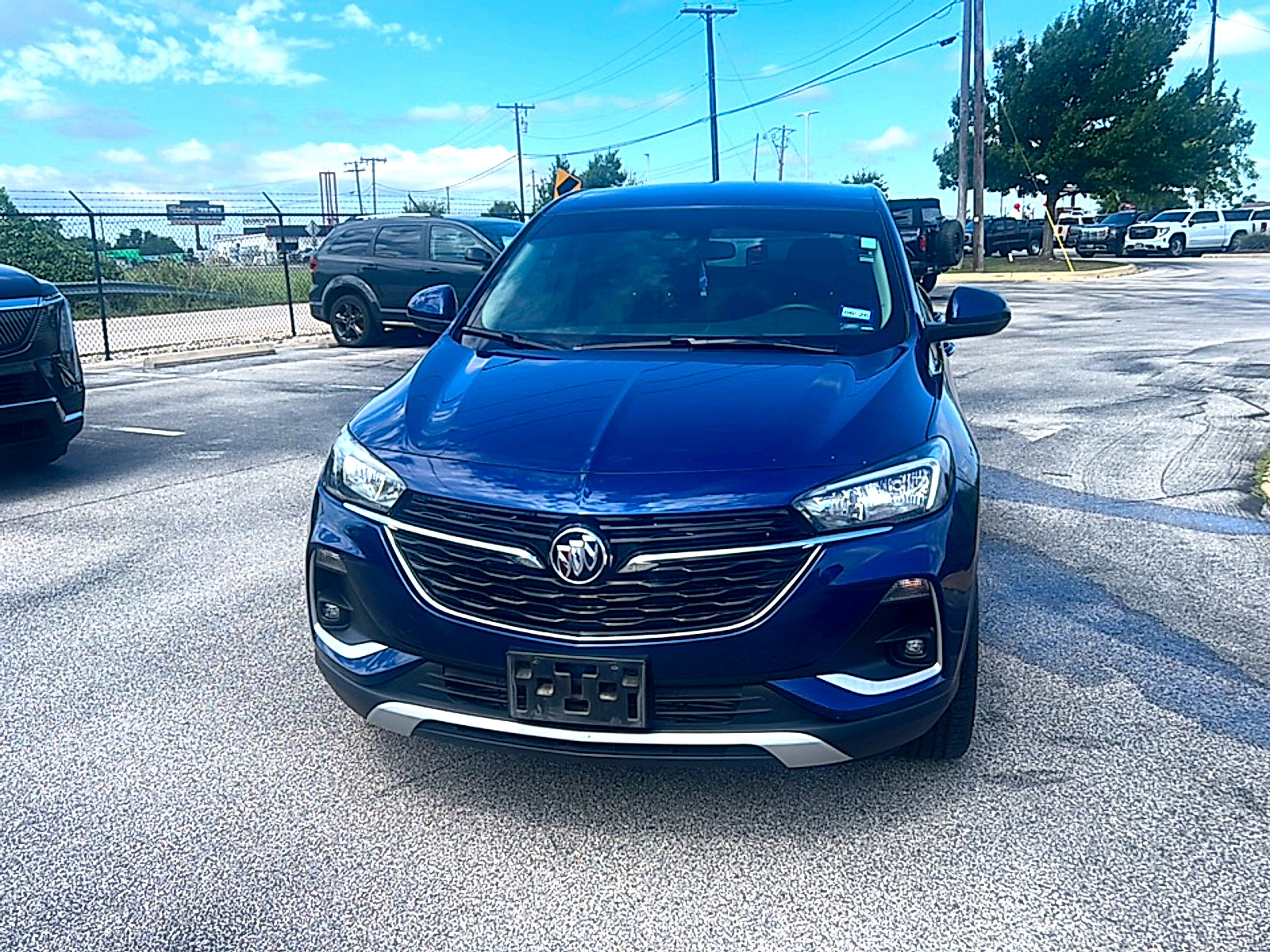 Used 2023 Buick Encore GX Preferred w/ Cold Weather Comfort Package FWD image 3