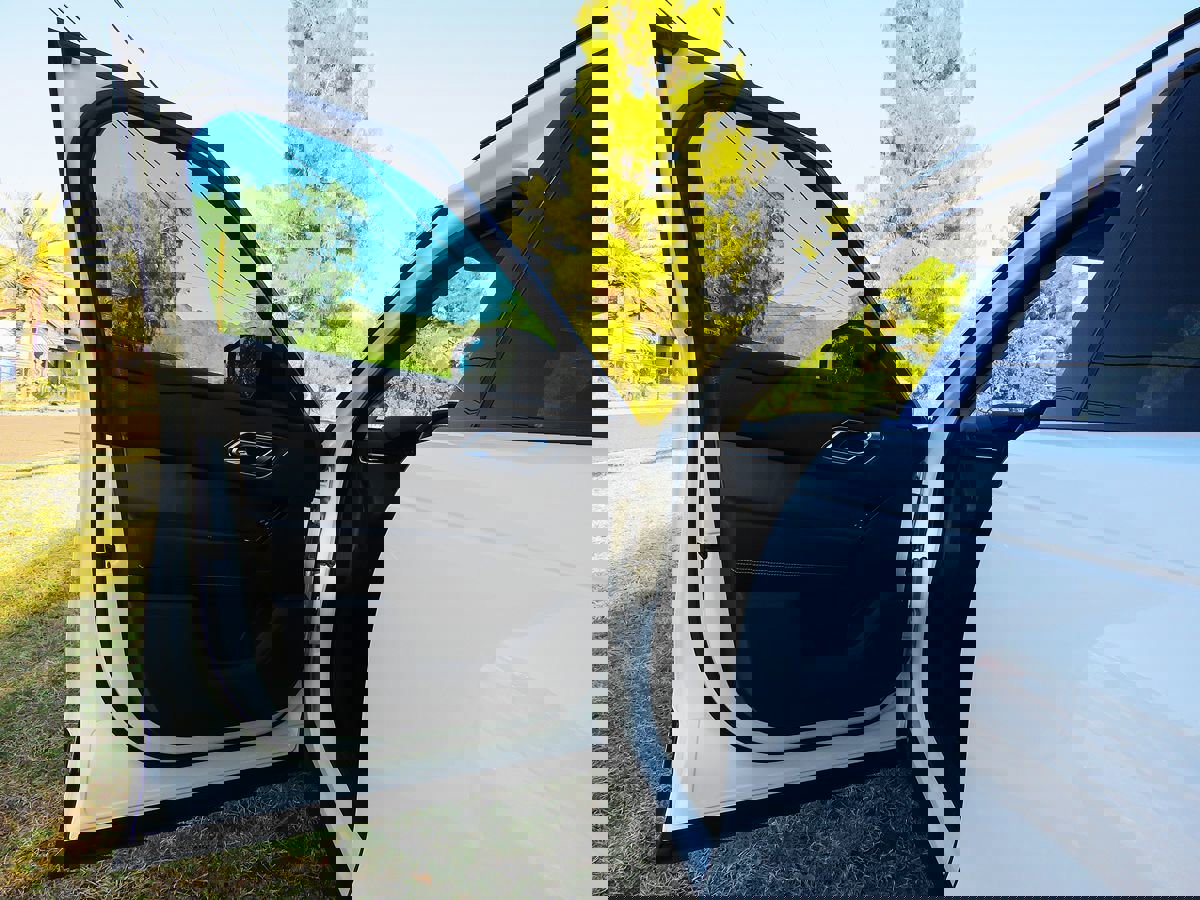 Used 2019 Land Rover Range Rover Velar S image 22