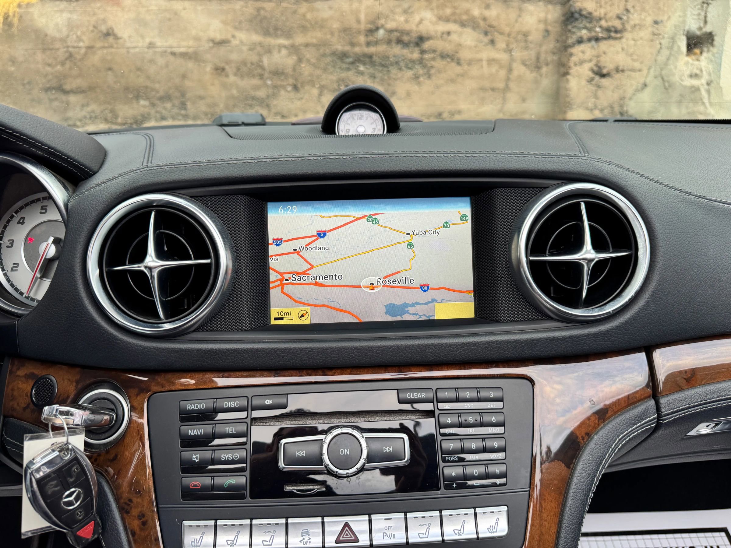 Used 2013 Mercedes-Benz SL 550 image 24