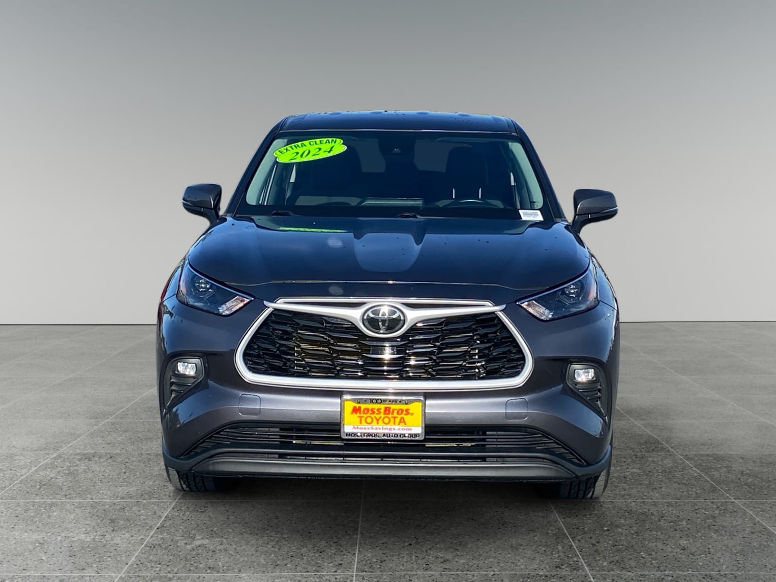 Used 2024 Toyota Highlander LE AWD/4WD image 8