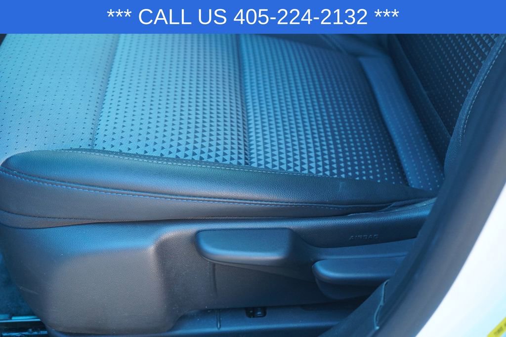 Used 2025 Chevrolet Trax LT w/ LT Convenience Package image 20