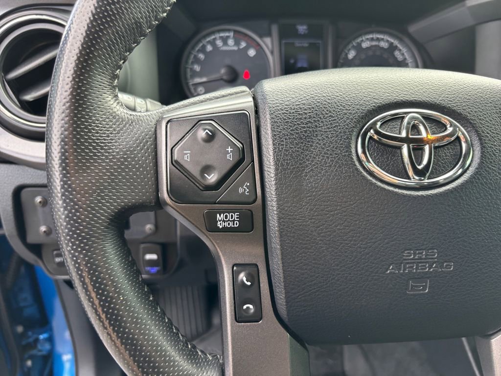 Used 2016 Toyota Tacoma TRD Off-Road AWD/4WD image 23
