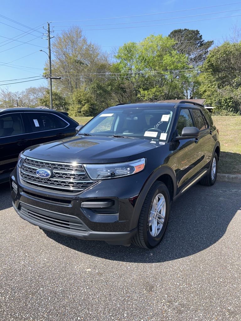 Used 2023 Ford Explorer XLT AWD/4WD image 5
