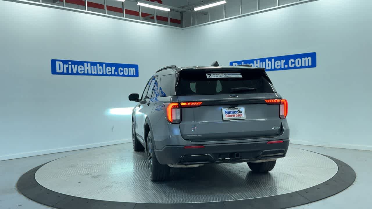 Used 2025 Ford Explorer ST-Line w/ ST-Line Street Pack AWD/4WD image 9