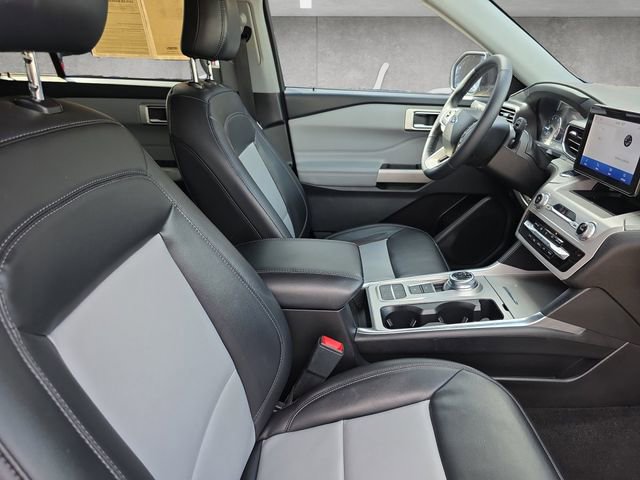 Used 2023 Ford Explorer XLT w/ Equipment Group 202A image 24