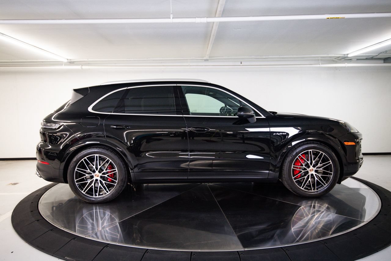 Certified 2026 Porsche Cayenne S AWD/4WD image 8