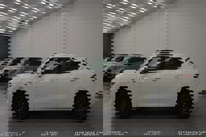 Used 2021 Maserati Levante image 3