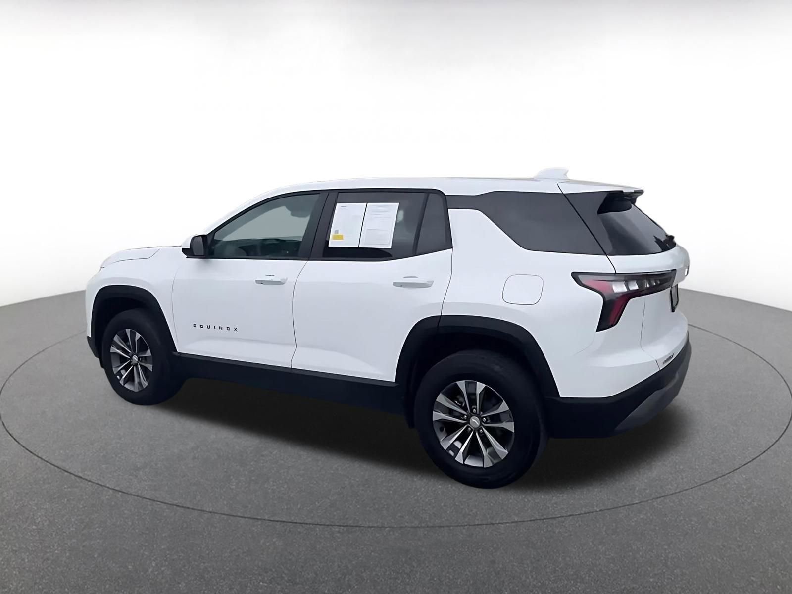 Used 2025 Chevrolet Equinox LT image 10