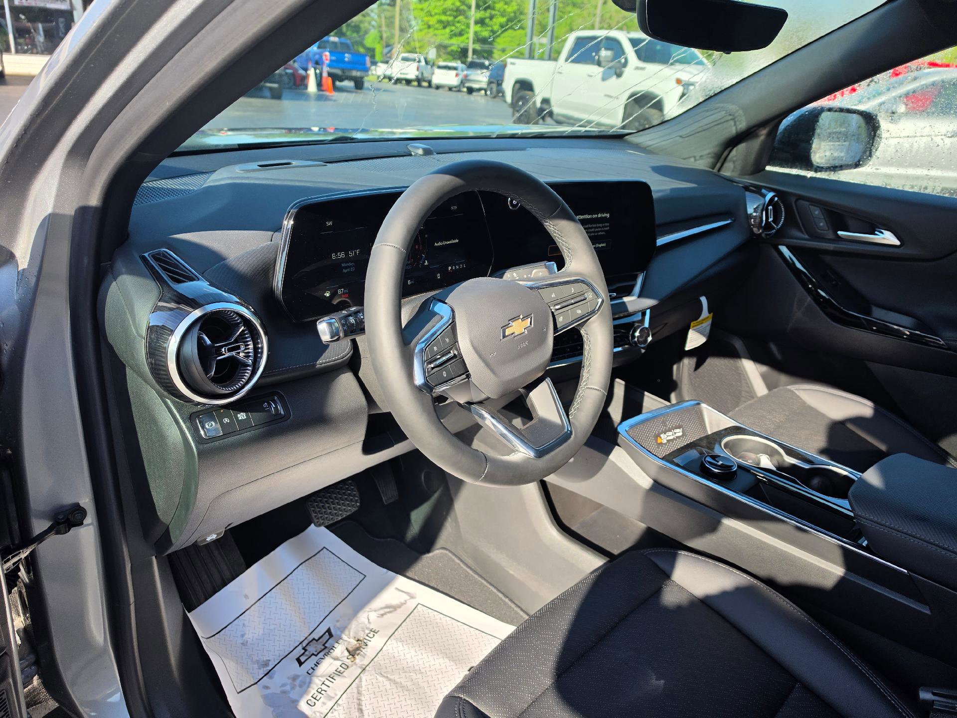 New 2026 Chevrolet Equinox LT w/ Convenience Package II FWD image 7