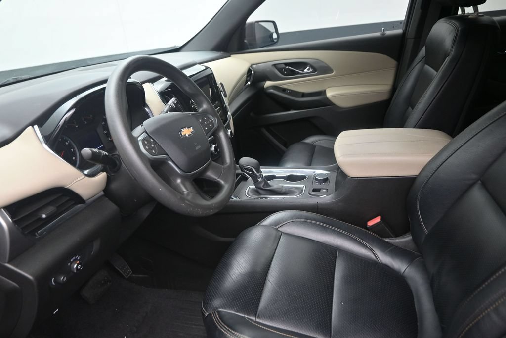 Used 2023 Chevrolet Traverse LS FWD image 12