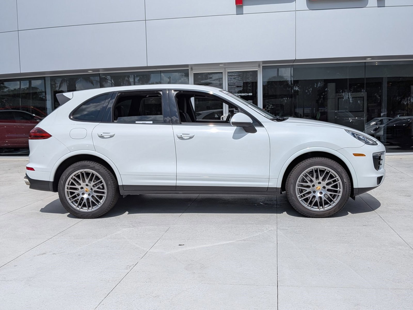 Used 2017 Porsche Cayenne Platinum Edition AWD/4WD image 8