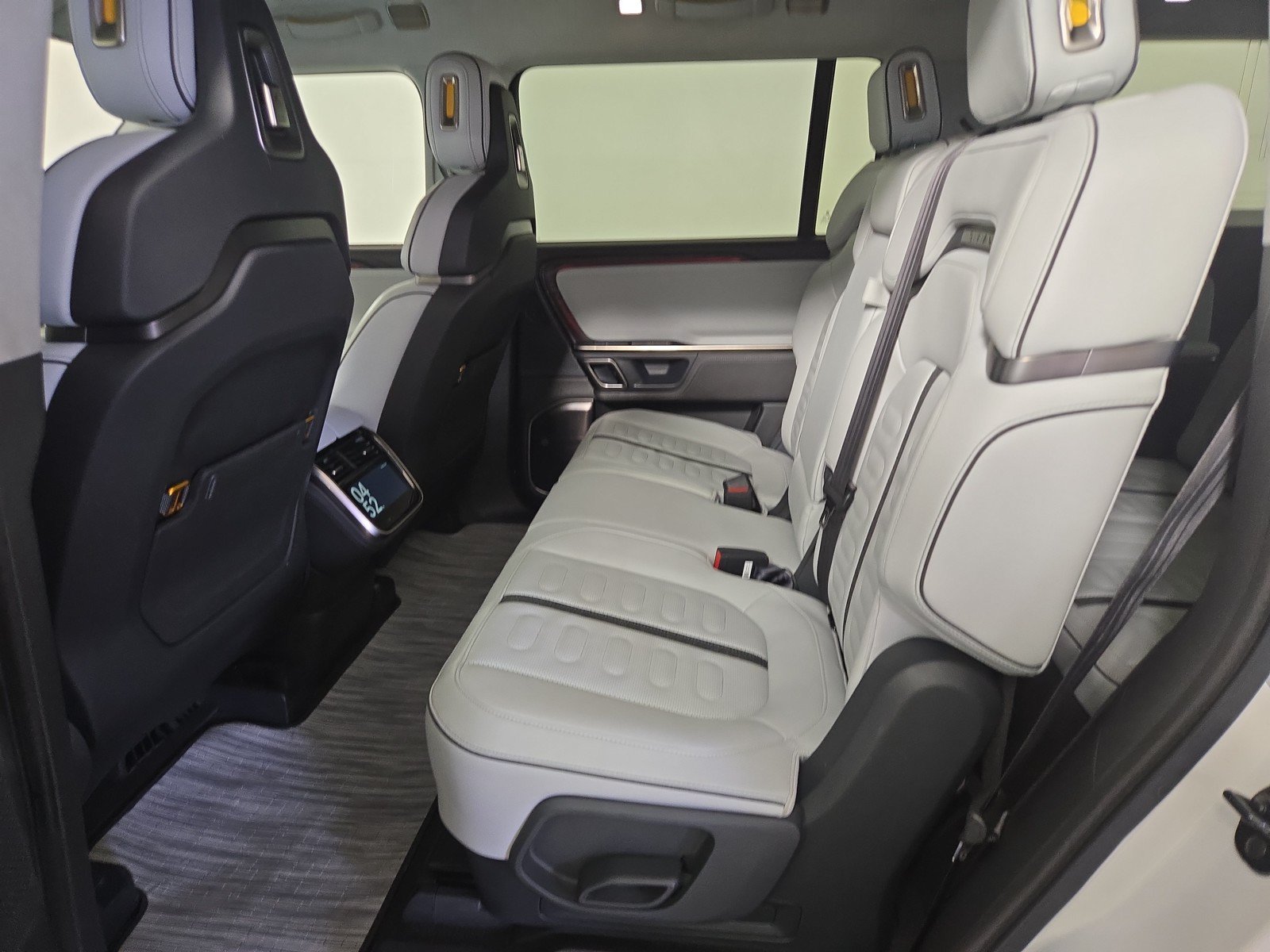Used 2023 Rivian R1S Launch Edition AWD/4WD image 21