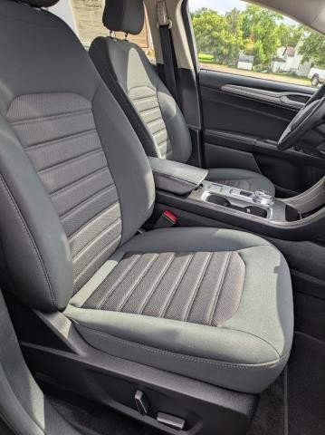 Used 2019 Ford Fusion SE FWD image 15